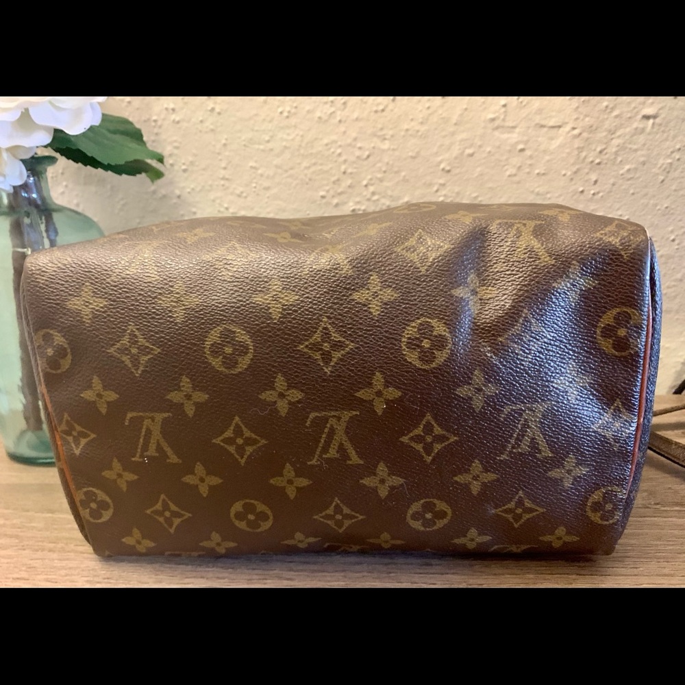 AuthenticšLOUIS VUITTON Vintage Speedy 25 Handbag - Picture 8 of 17